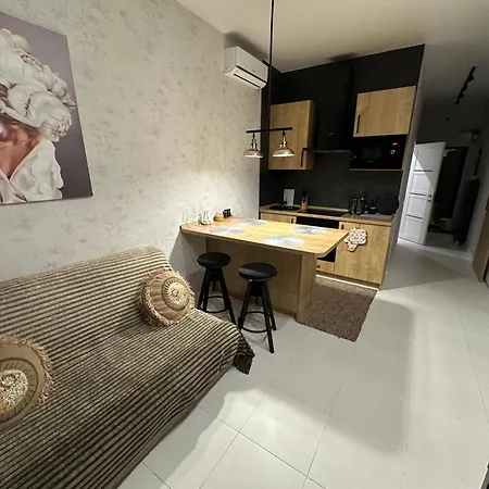 Apartment 50 жемчужина, у моря, отрада, центр
